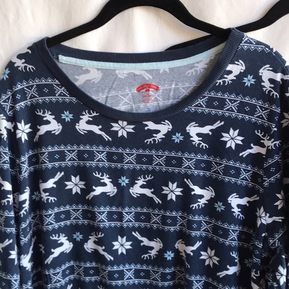 Holiday Time navy and white reindeer pajamas, size 2X (18W–20W) - Picture 3 of 9